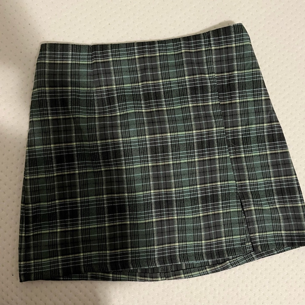 Green plaid miniskirt, new without tags